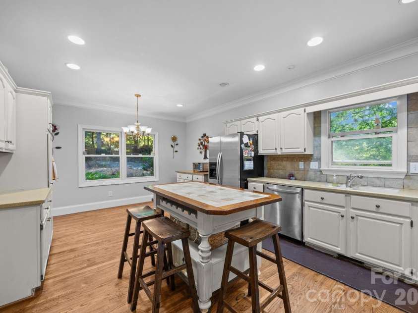 5 Silverstone Drive, Asheville, NC 28805.  MLS# CAR4303811, YatesRealty ID 4359. Lot of kitchen storage