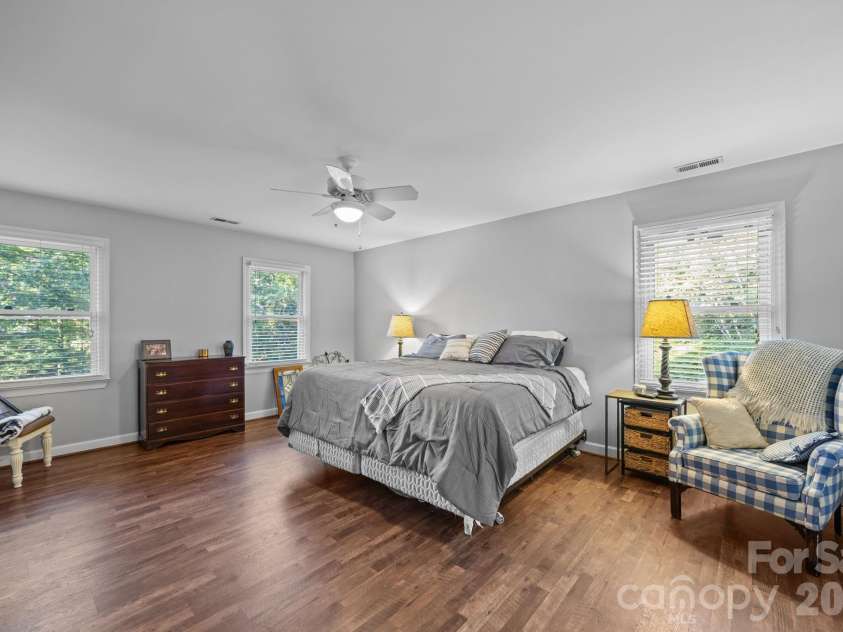 5 Silverstone Drive, Asheville, NC 28805.  MLS# CAR4303811, YatesRealty ID 4359. Primary Suite