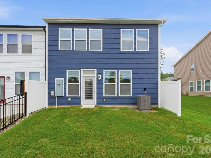3015 Patchwork Court, Fort Mill, SC 29708.  MLS# CAR4410196, YatesRealty ID 43590. 