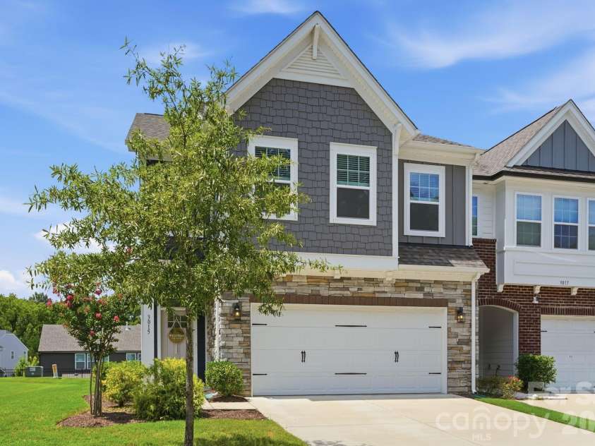 3015 Patchwork Court, Fort Mill, SC 29708.  MLS# CAR4410196, YatesRealty ID 43590. 