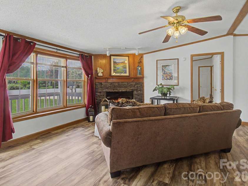 204 Red Birch Court, Hendersonville, NC 28739.  MLS# CAR4412477, YatesRealty ID 43591. 