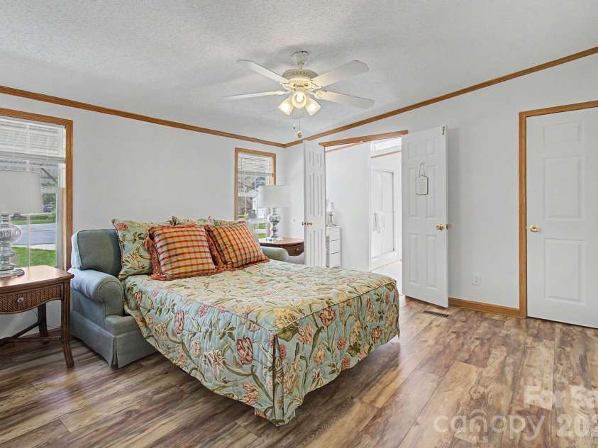 204 Red Birch Court, Hendersonville, NC 28739.  MLS# CAR4412477, YatesRealty ID 43591. 