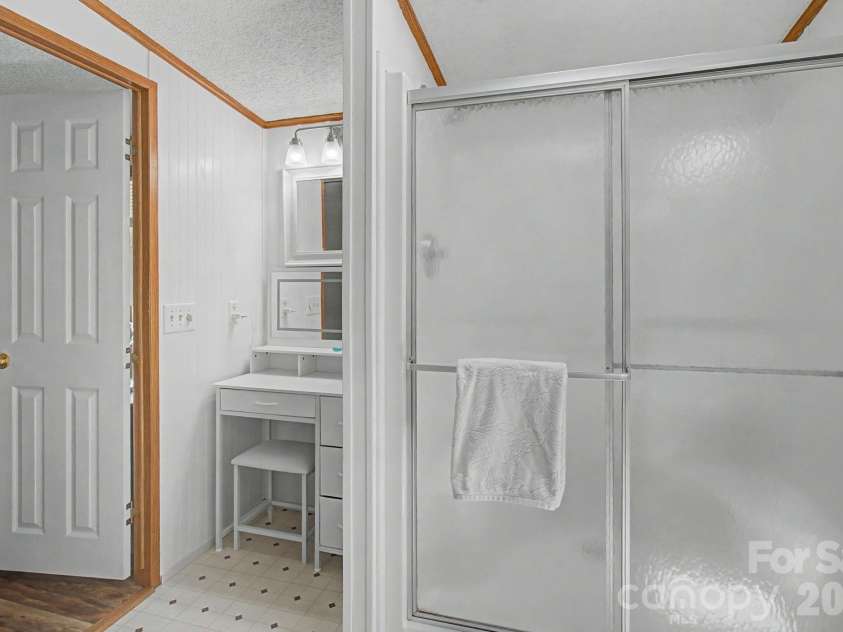 204 Red Birch Court, Hendersonville, NC 28739.  MLS# CAR4412477, YatesRealty ID 43591. 