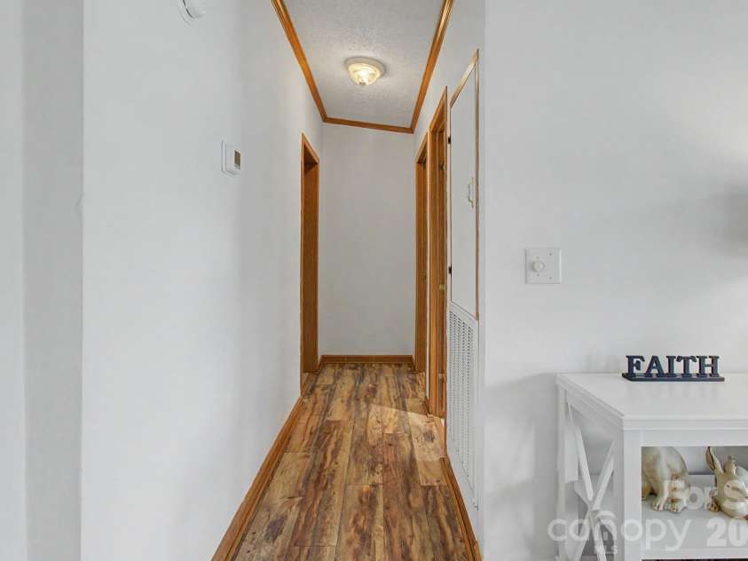 204 Red Birch Court, Hendersonville, NC 28739.  MLS# CAR4412477, YatesRealty ID 43591. 
