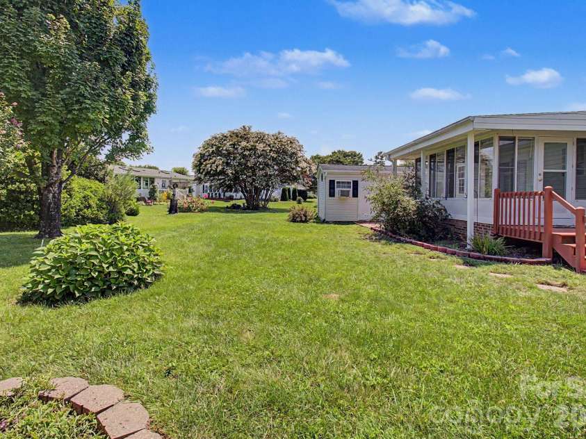 204 Red Birch Court, Hendersonville, NC 28739.  MLS# CAR4412477, YatesRealty ID 43591. 