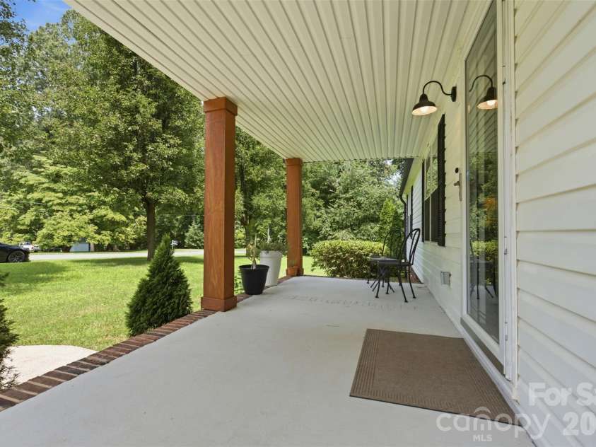 136 Mott Road, Mooresville, NC 28115.  MLS# CAR4413127, YatesRealty ID 43592. 