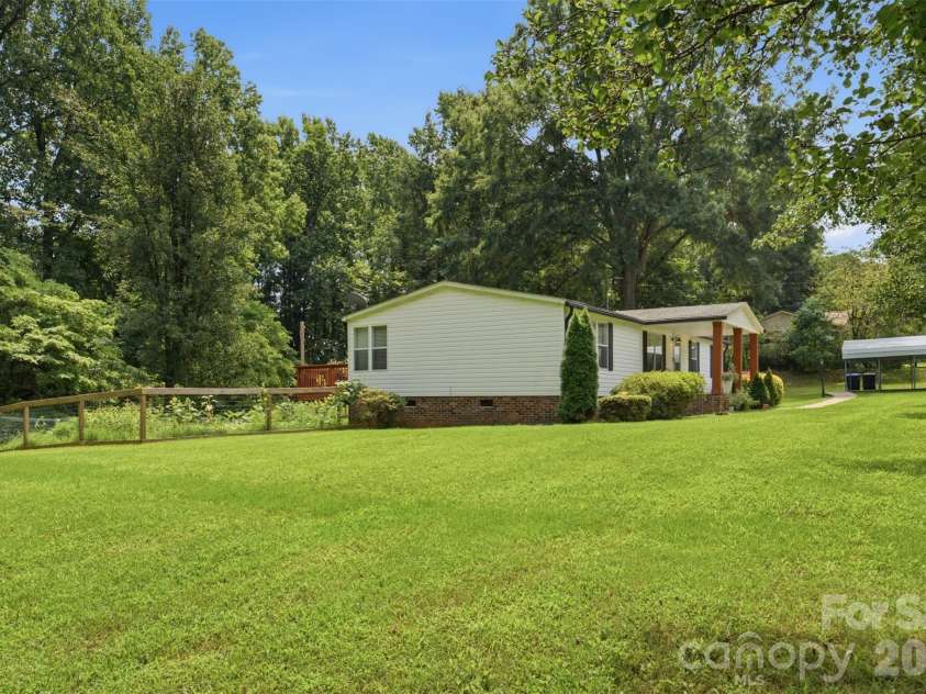 136 Mott Road, Mooresville, NC 28115.  MLS# CAR4413127, YatesRealty ID 43592. 