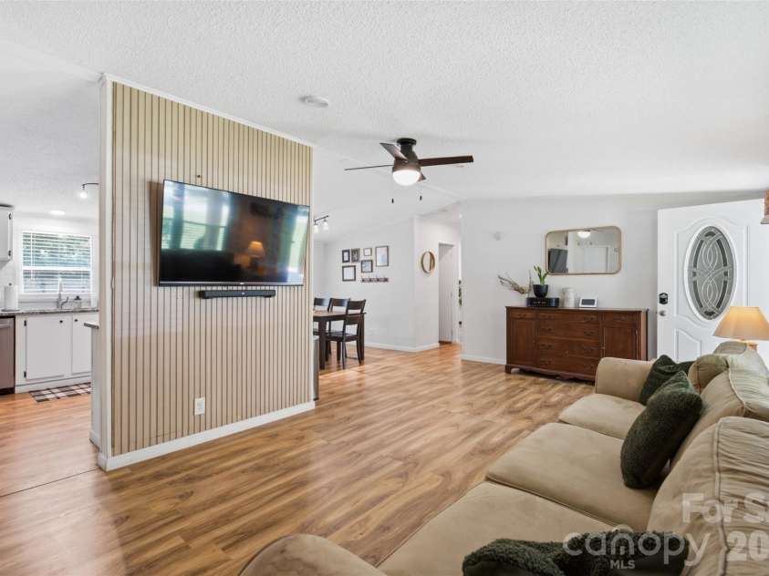 136 Mott Road, Mooresville, NC 28115.  MLS# CAR4413127, YatesRealty ID 43592. 