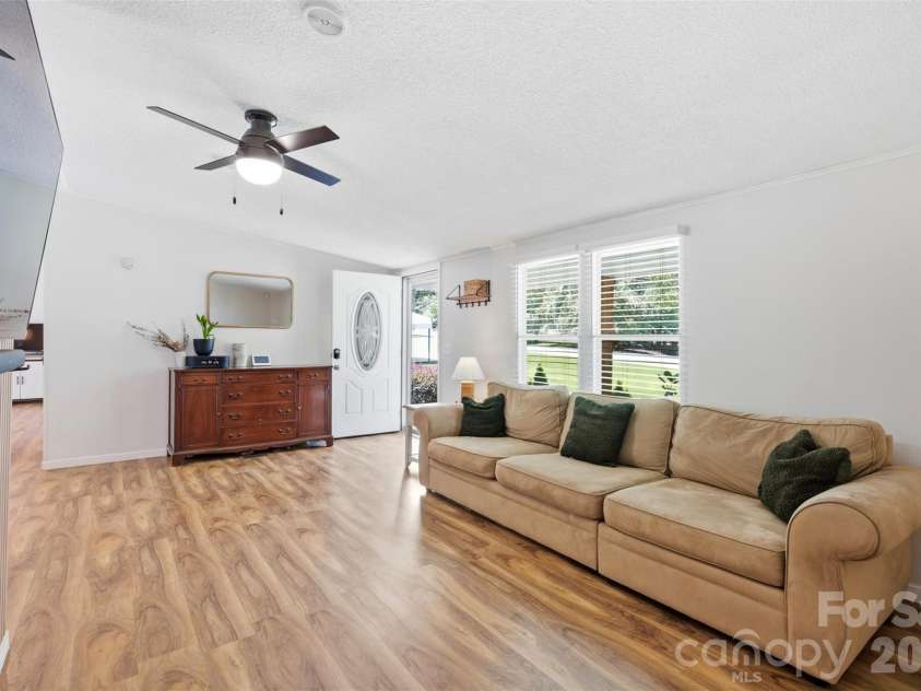 136 Mott Road, Mooresville, NC 28115.  MLS# CAR4413127, YatesRealty ID 43592. 