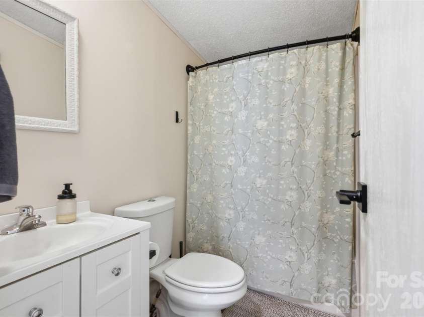 136 Mott Road, Mooresville, NC 28115.  MLS# CAR4413127, YatesRealty ID 43592. 
