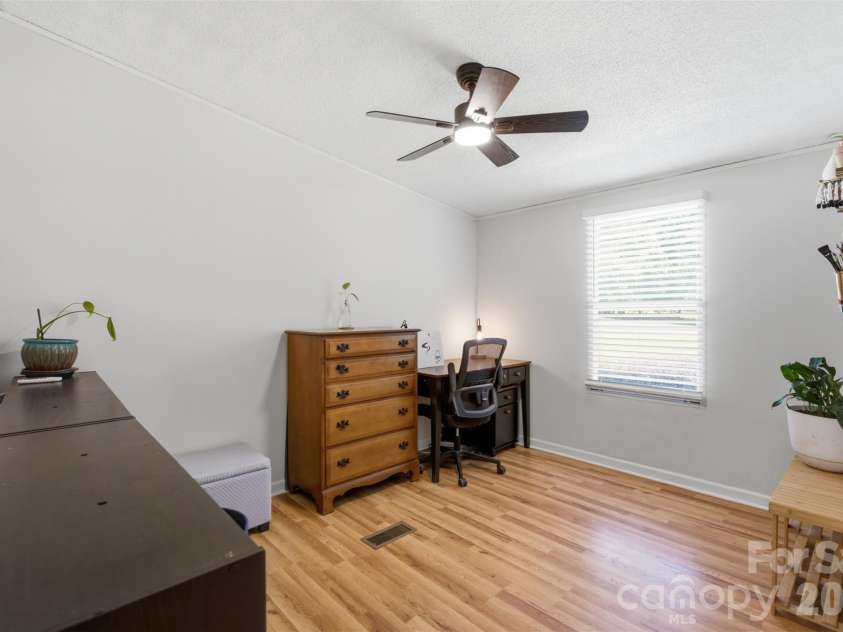 136 Mott Road, Mooresville, NC 28115.  MLS# CAR4413127, YatesRealty ID 43592. 