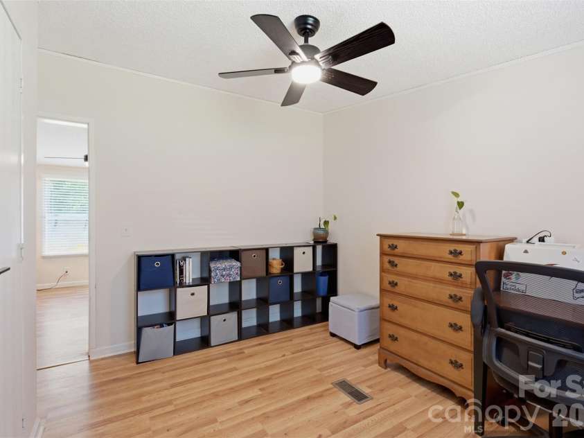 136 Mott Road, Mooresville, NC 28115.  MLS# CAR4413127, YatesRealty ID 43592. 