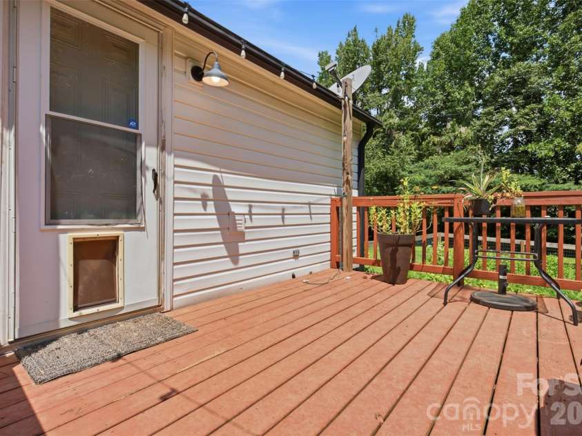 136 Mott Road, Mooresville, NC 28115.  MLS# CAR4413127, YatesRealty ID 43592. 