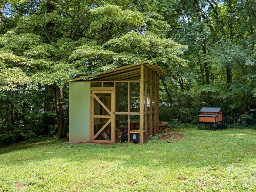 136 Mott Road, Mooresville, NC 28115.  MLS# CAR4413127, YatesRealty ID 43592. 