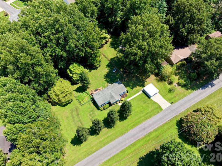 136 Mott Road, Mooresville, NC 28115.  MLS# CAR4413127, YatesRealty ID 43592. 