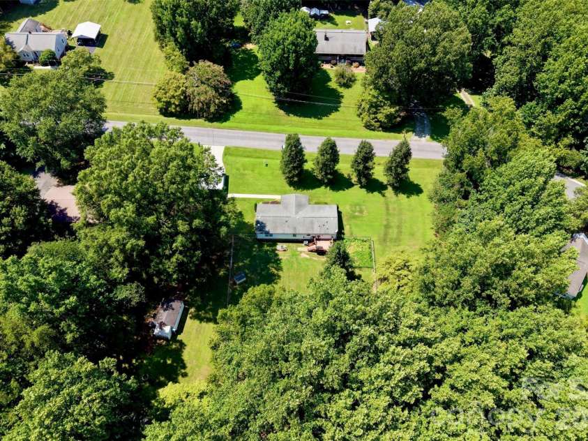 136 Mott Road, Mooresville, NC 28115.  MLS# CAR4413127, YatesRealty ID 43592. 