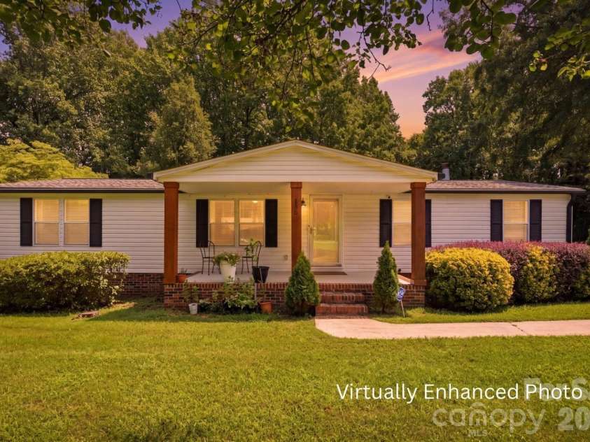 136 Mott Road, Mooresville, NC 28115.  MLS# CAR4413127, YatesRealty ID 43592. 