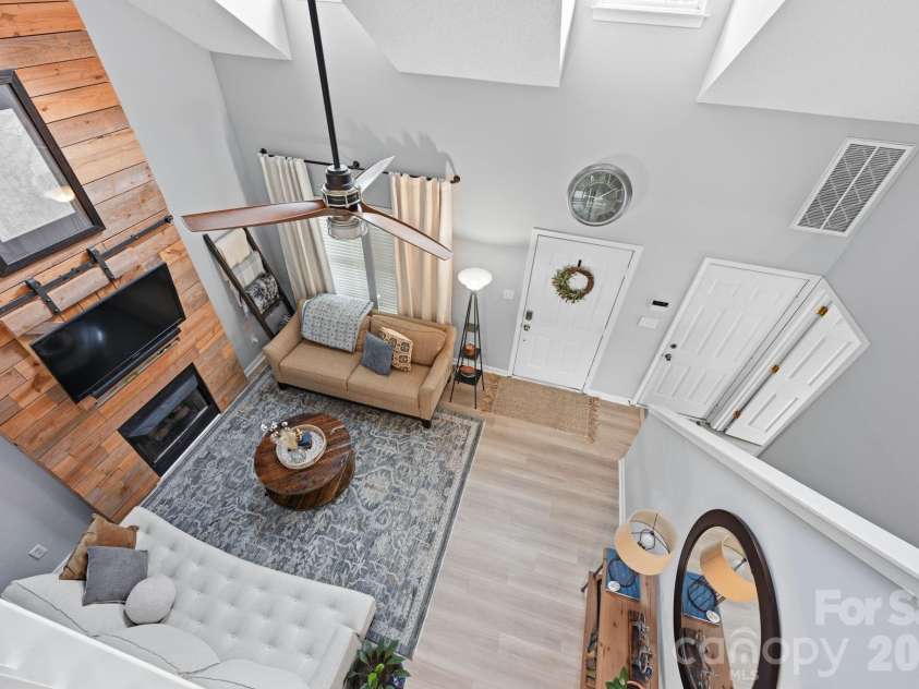 5740 Shining Oak Lane, Charlotte, NC 28269.  MLS# CAR4412369, YatesRealty ID 43594. 