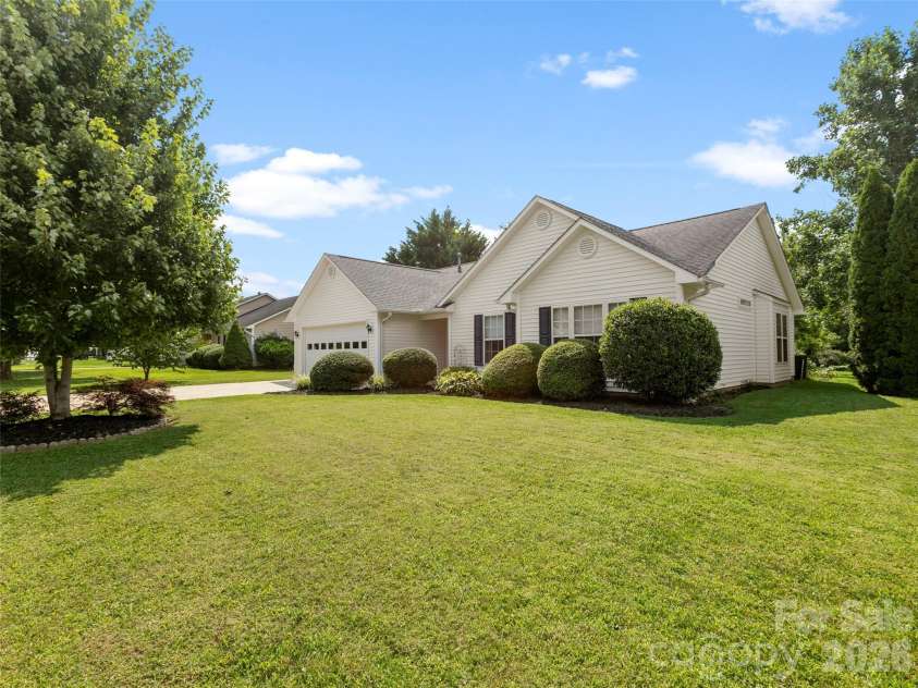 54 English Oak Road, Fletcher, NC 28732.  MLS# CAR4412451, YatesRealty ID 43595. 