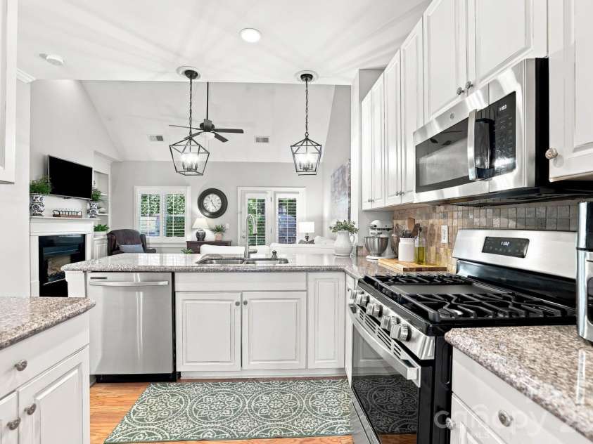 3310 Stettler View Road, Charlotte, NC 28210.  MLS# CAR4412396, YatesRealty ID 43596. 