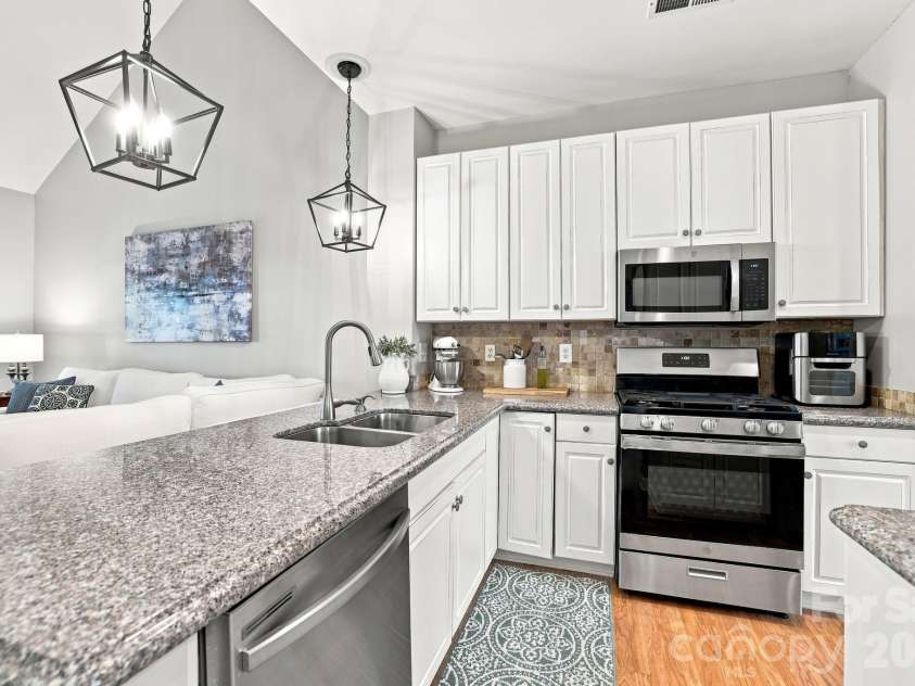3310 Stettler View Road, Charlotte, NC 28210.  MLS# CAR4412396, YatesRealty ID 43596. 