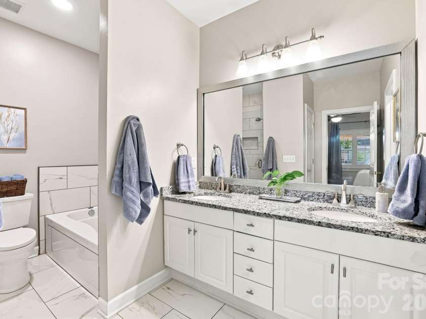 3310 Stettler View Road, Charlotte, NC 28210.  MLS# CAR4412396, YatesRealty ID 43596. 