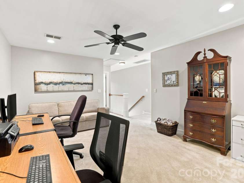 3310 Stettler View Road, Charlotte, NC 28210.  MLS# CAR4412396, YatesRealty ID 43596. 