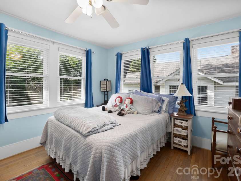 38 Mitchell Avenue, Asheville, NC 28806.  MLS# CAR4412545, YatesRealty ID 43598. 