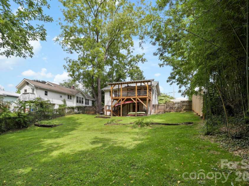 38 Mitchell Avenue, Asheville, NC 28806.  MLS# CAR4412545, YatesRealty ID 43598. Nice level yard