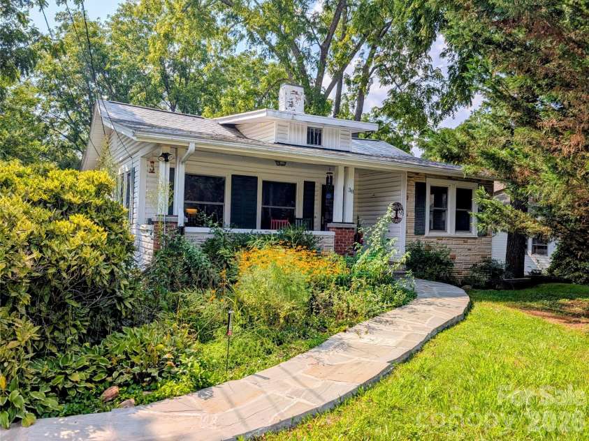 38 Mitchell Avenue, Asheville, NC 28806.  MLS# CAR4412545, YatesRealty ID 43598. Welcome Home