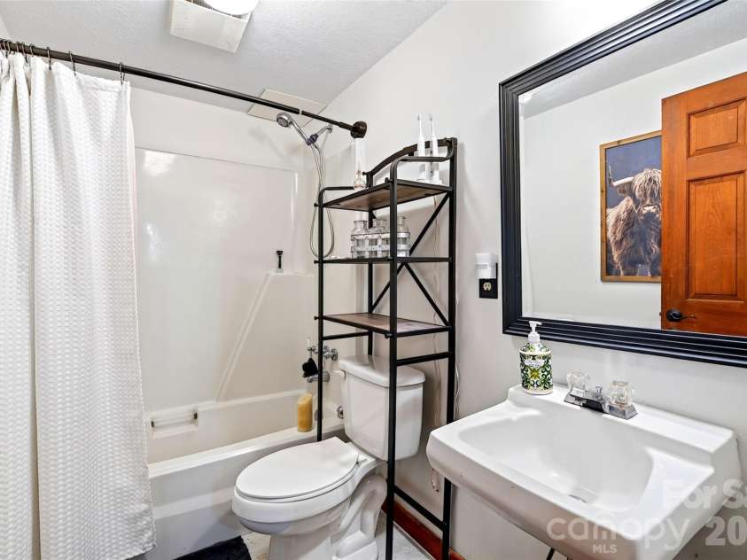 929 Camp Creek Road, Union Mills, NC 28167.  MLS# CAR4412648, YatesRealty ID 43599. Basement bathroom
