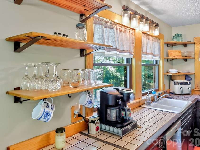 929 Camp Creek Road, Union Mills, NC 28167.  MLS# CAR4412648, YatesRealty ID 43599. Kitchen