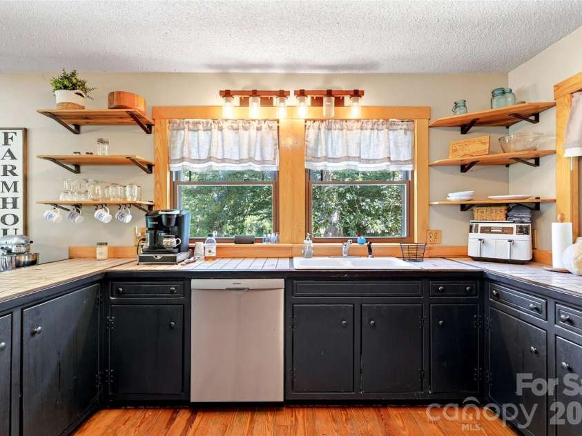 929 Camp Creek Road, Union Mills, NC 28167.  MLS# CAR4412648, YatesRealty ID 43599. Kitchen