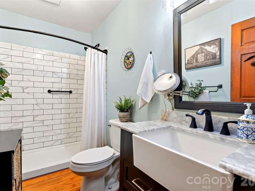929 Camp Creek Road, Union Mills, NC 28167.  MLS# CAR4412648, YatesRealty ID 43599. Main level bathroom