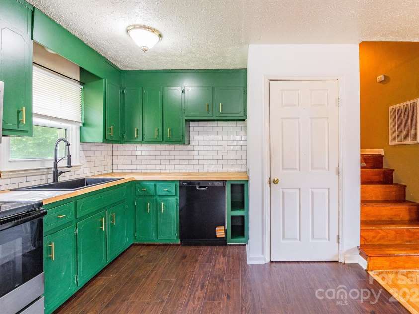 2675 Tablerock Road, Lenoir, NC 28645.  MLS# CAR4271816, YatesRealty ID 436. 