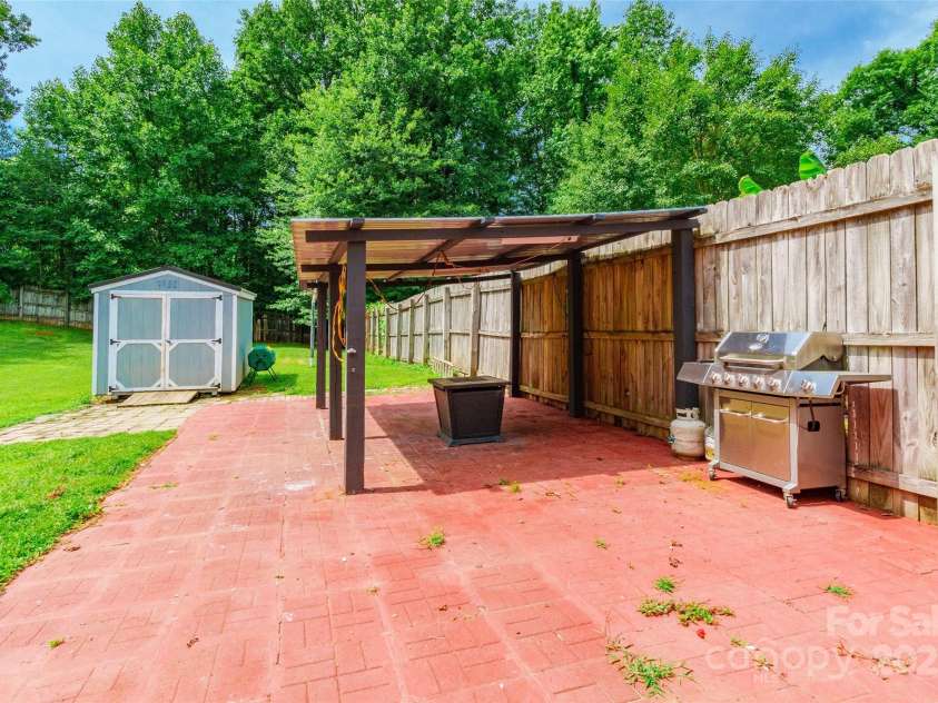 2675 Tablerock Road, Lenoir, NC 28645.  MLS# CAR4271816, YatesRealty ID 436. 