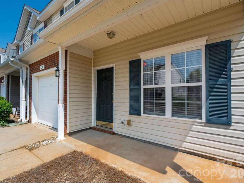620 Fountain Court, Fort Mill, SC 29715.  MLS# CAR4411478, YatesRealty ID 43601. 
