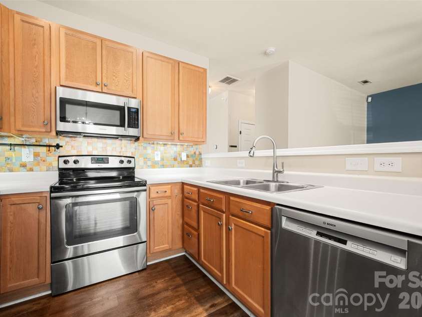 620 Fountain Court, Fort Mill, SC 29715.  MLS# CAR4411478, YatesRealty ID 43601. 
