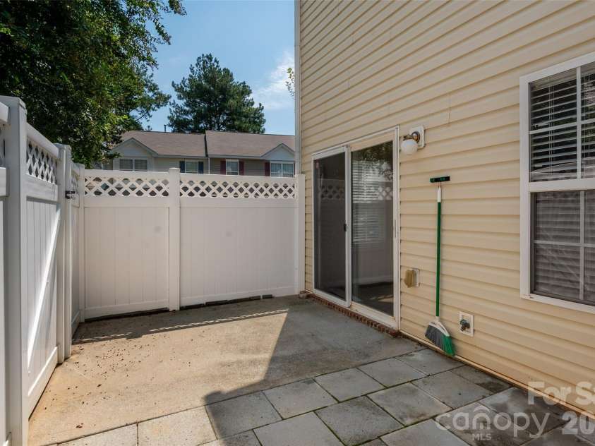 620 Fountain Court, Fort Mill, SC 29715.  MLS# CAR4411478, YatesRealty ID 43601. 