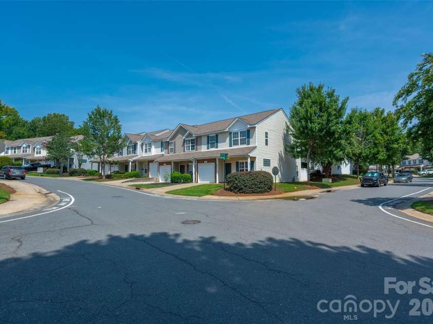 620 Fountain Court, Fort Mill, SC 29715.  MLS# CAR4411478, YatesRealty ID 43601. 