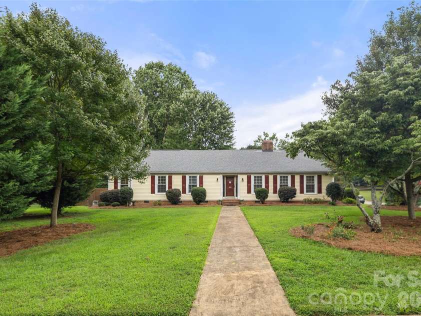3701 Princeton Drive, Gastonia, NC 28056.  MLS# CAR4410949, YatesRealty ID 43602. 