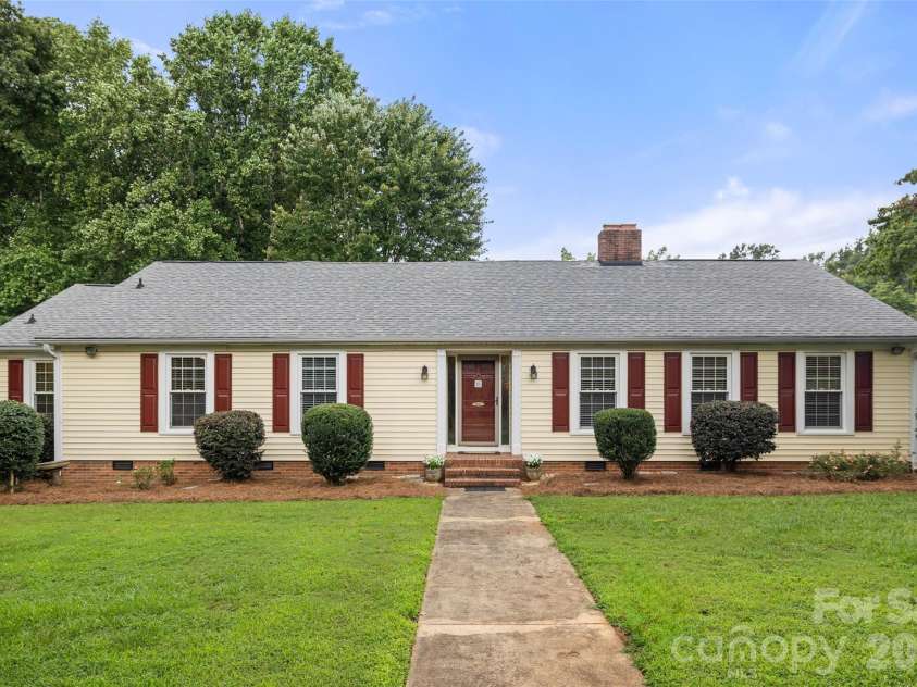 3701 Princeton Drive, Gastonia, NC 28056.  MLS# CAR4410949, YatesRealty ID 43602. 