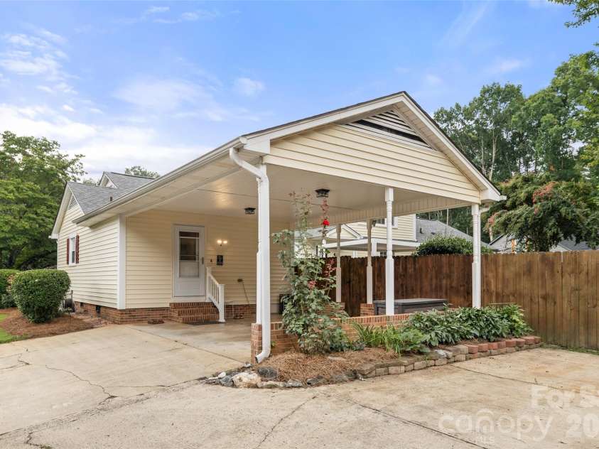 3701 Princeton Drive, Gastonia, NC 28056.  MLS# CAR4410949, YatesRealty ID 43602. 