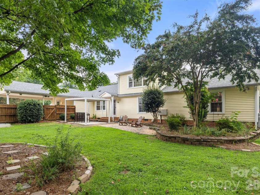 3701 Princeton Drive, Gastonia, NC 28056.  MLS# CAR4410949, YatesRealty ID 43602. 
