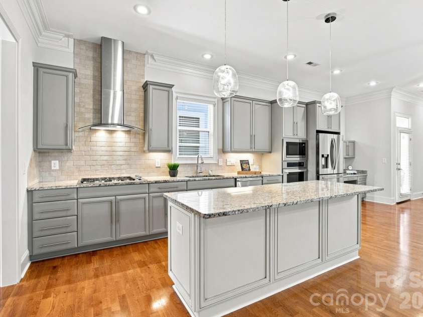1140 Inn Keepers Way, Cornelius, NC 28031.  MLS# CAR4411778, YatesRealty ID 43603. 