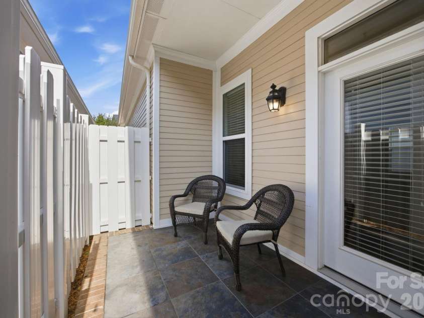 1140 Inn Keepers Way, Cornelius, NC 28031.  MLS# CAR4411778, YatesRealty ID 43603. 