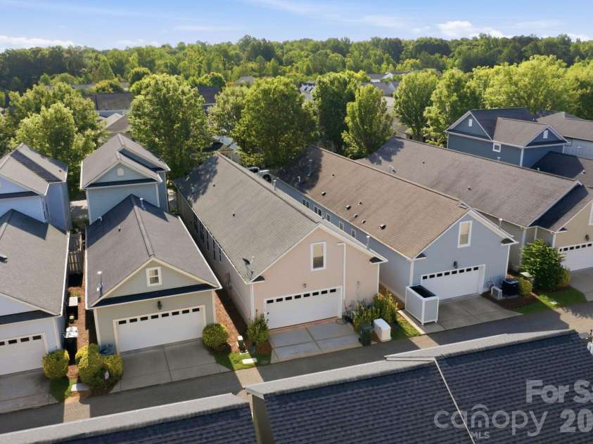 1140 Inn Keepers Way, Cornelius, NC 28031.  MLS# CAR4411778, YatesRealty ID 43603. 