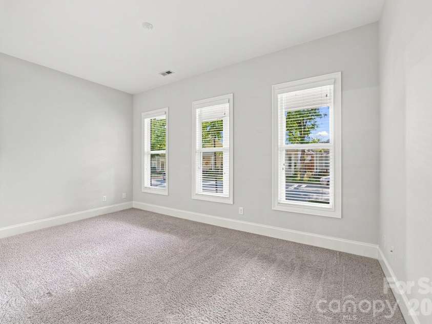 1140 Inn Keepers Way, Cornelius, NC 28031.  MLS# CAR4411778, YatesRealty ID 43603. 