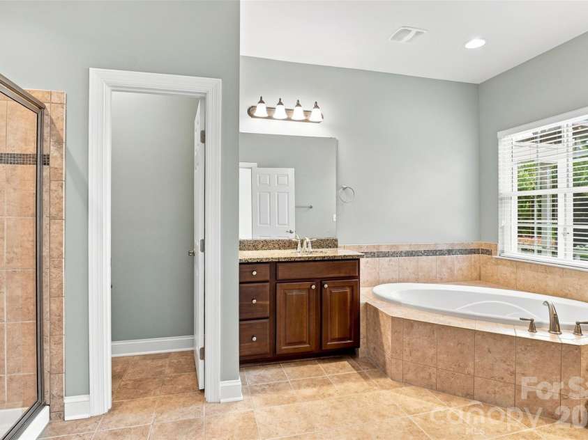 14703 Long Iron Drive, Huntersville, NC 28078.  MLS# CAR4411878, YatesRealty ID 43607. 