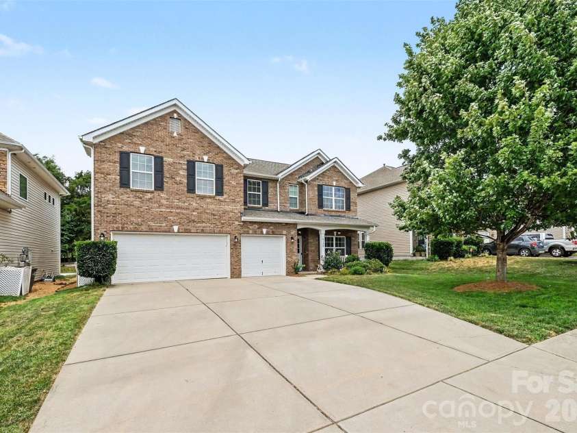 10120 Shanaclear Avenue, Concord, NC 28027.  MLS# CAR4406441, YatesRealty ID 43608. 